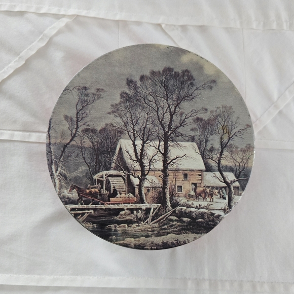 Other - Vintage Country Farmhouse Tin Pine River Cookie Box